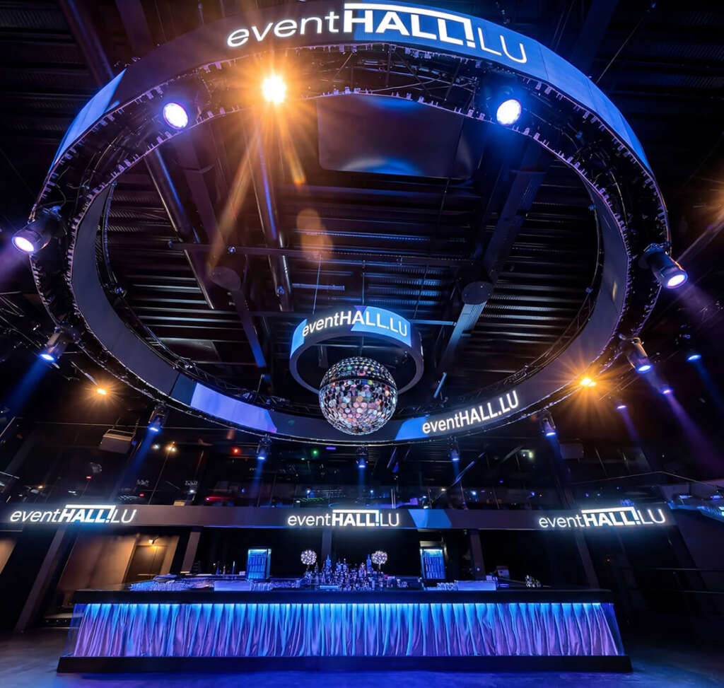 Eventhall.lu Ausstattung für die Eventlocation in Luzern Bar und LED Circle